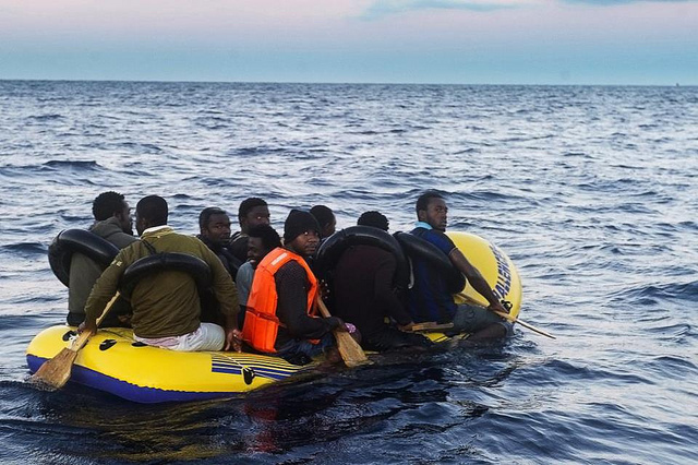 Decenas De Inmigrantes Muertos Al Naufragar Una Patera En Sicilia